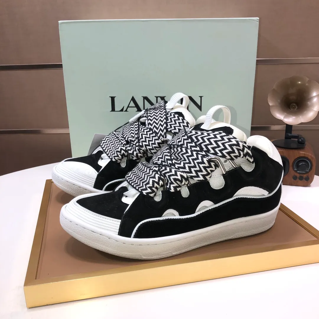 Men's men's shoes💰820💰[LANVIN] The latest lace-up fashionable casual couple sneakers, high-quality CLAY couple series‼ ️ The latest trendy products of the season 🌈Many bloggers have planted grass and purchased the original open-mold customization. The upper and outsole are sewn with mark threads without edge sealing. A variety of material splicing combination design. Very versatile for fashionable and casual wear. Comfortable on the feet. Self-recommended. Upper cowhide + cow suede + breathable mesh lining. Foot-padding cowhide. Exclusive original open-mold clear logo rubber outsole ⚠️Couple standard size 36-40 for women and 38-44 for men.